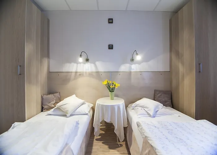 Hostel Akacja Goscinne *