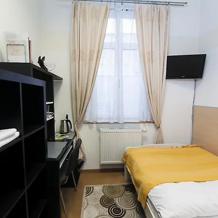 Akacja Goscinne Hostal *